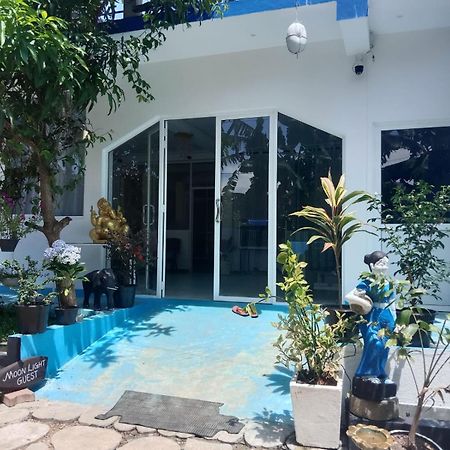 Moon Light Guest Bed & Breakfast Мириса Екстериор снимка
