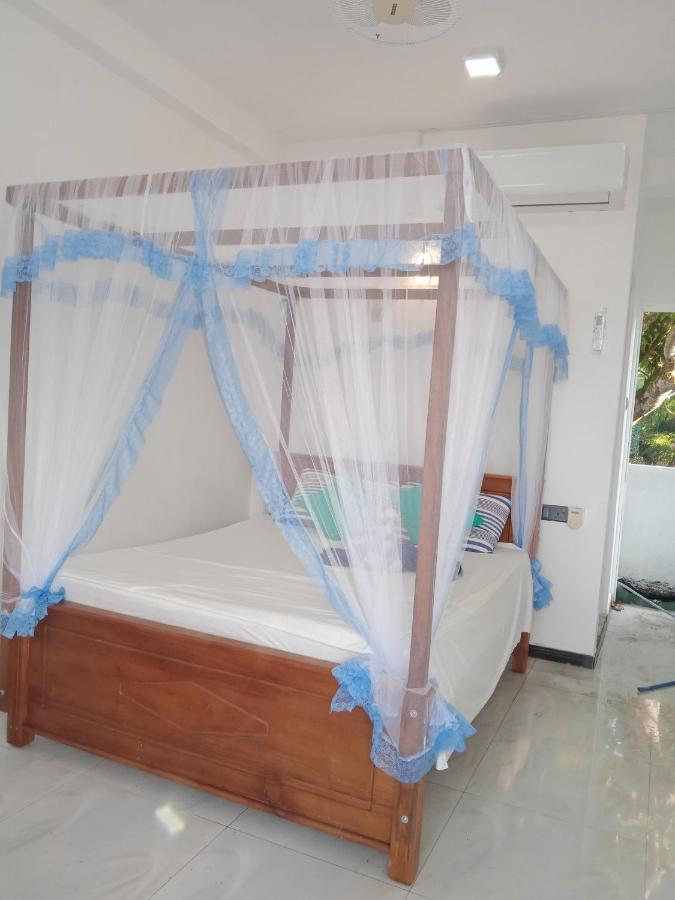 Moon Light Guest Bed & Breakfast Мириса Екстериор снимка