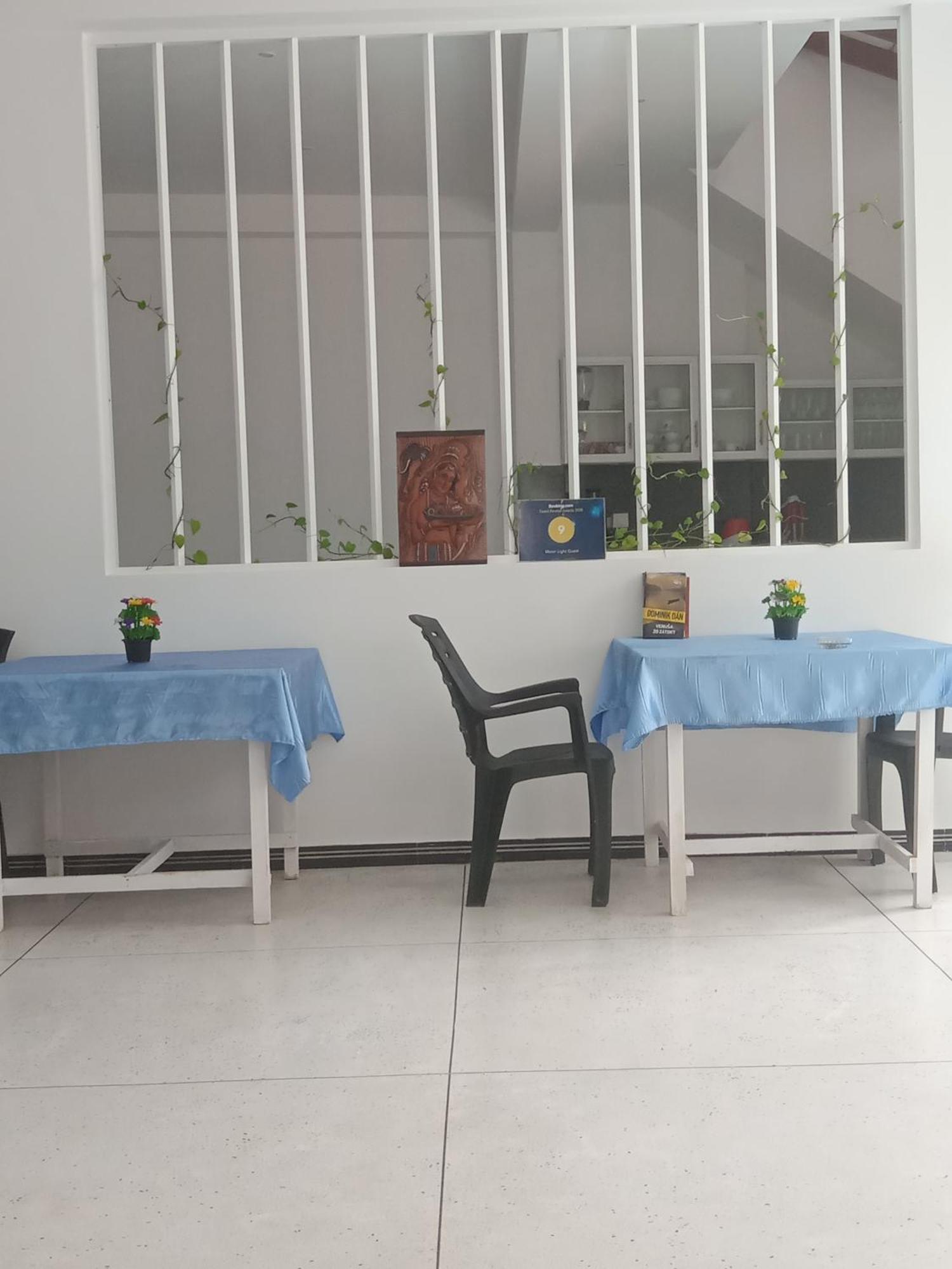 Moon Light Guest Bed & Breakfast Мириса Екстериор снимка