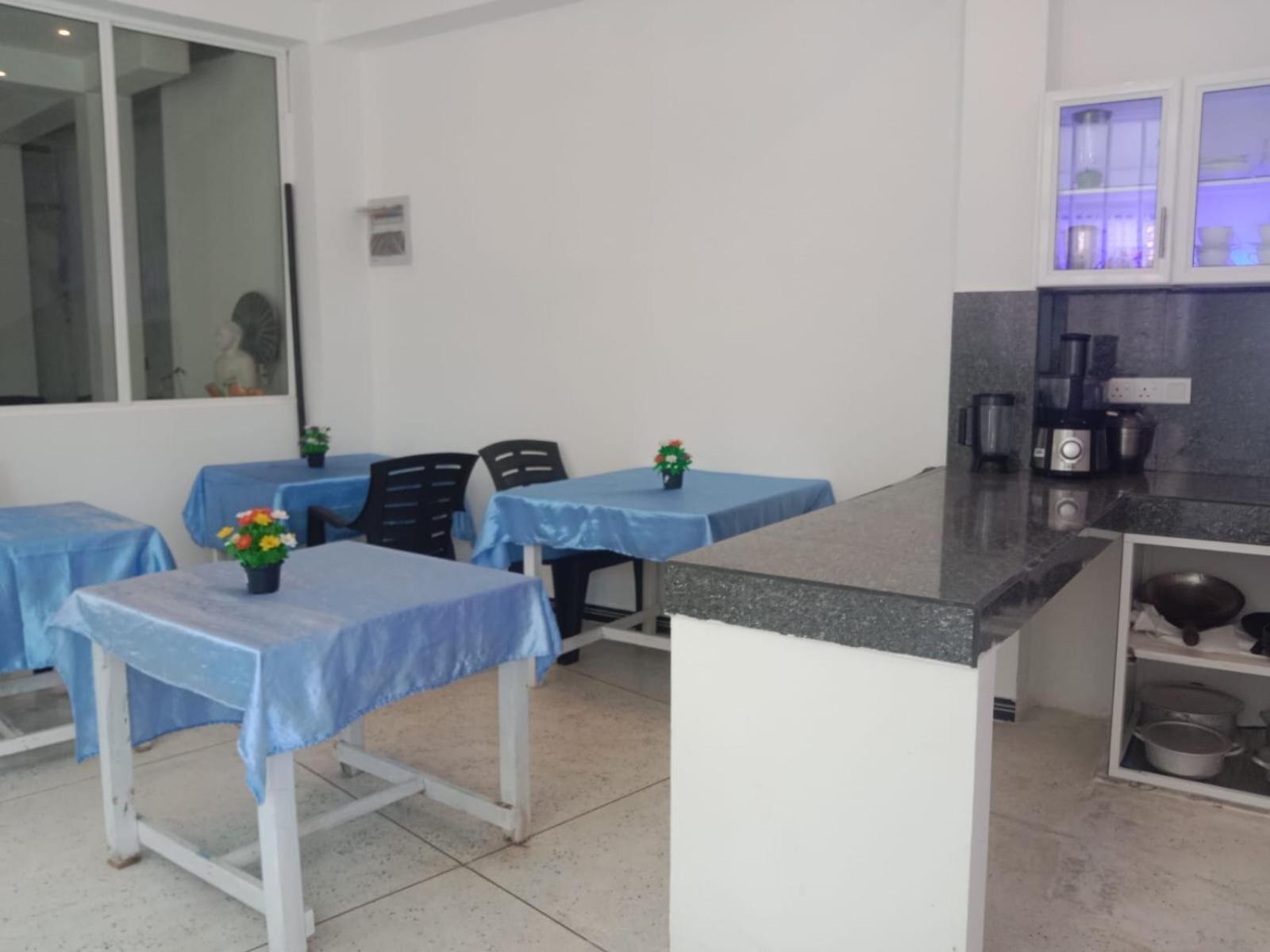 Moon Light Guest Bed & Breakfast Мириса Екстериор снимка