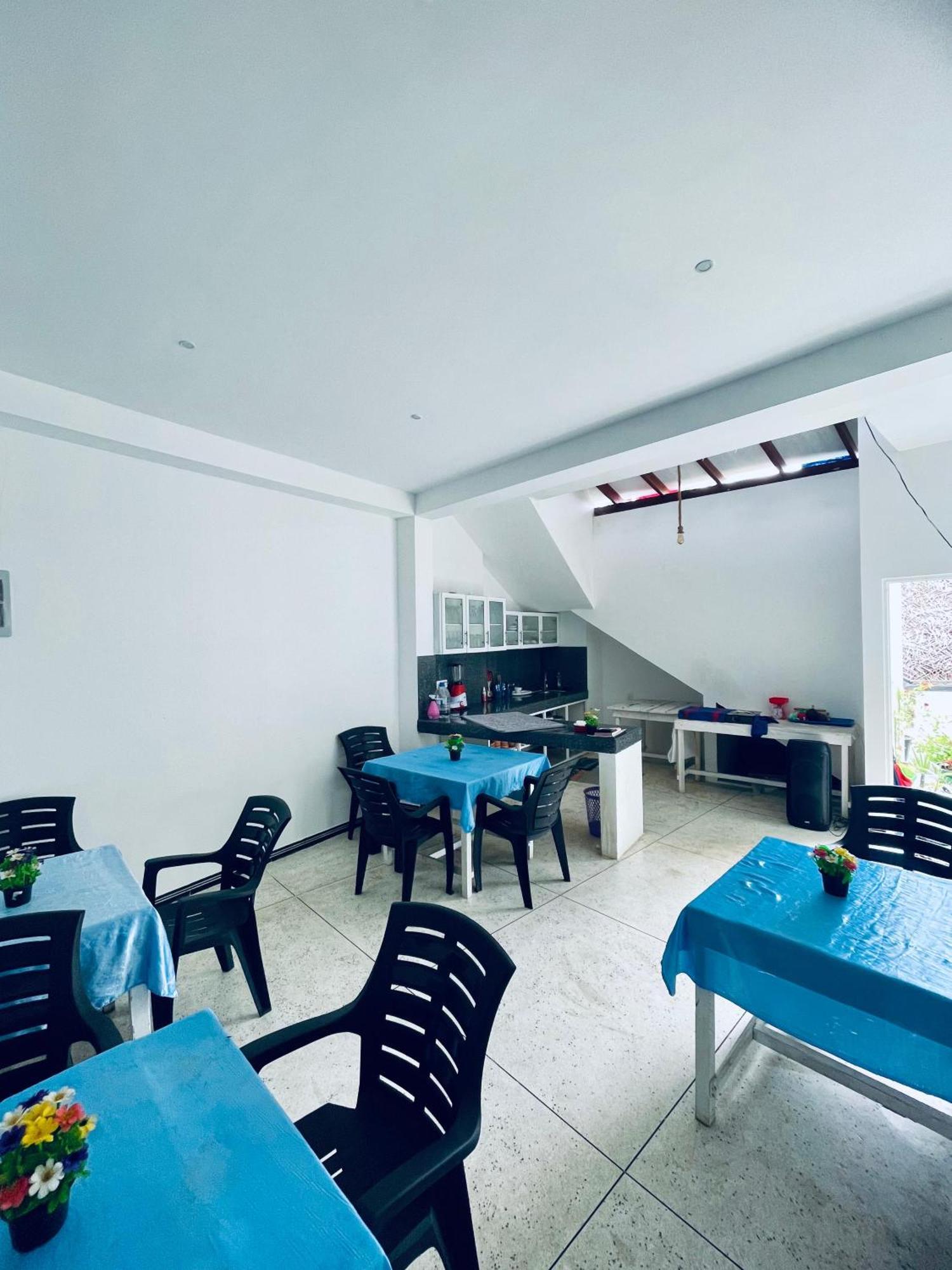 Moon Light Guest Bed & Breakfast Мириса Екстериор снимка