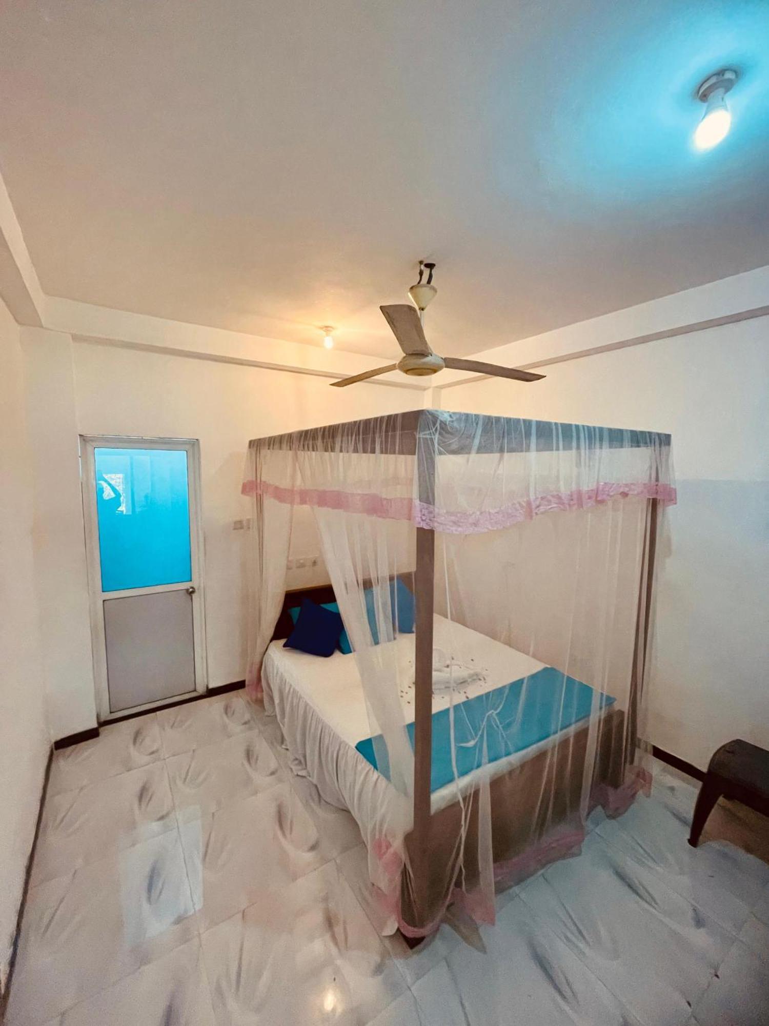 Moon Light Guest Bed & Breakfast Мириса Екстериор снимка