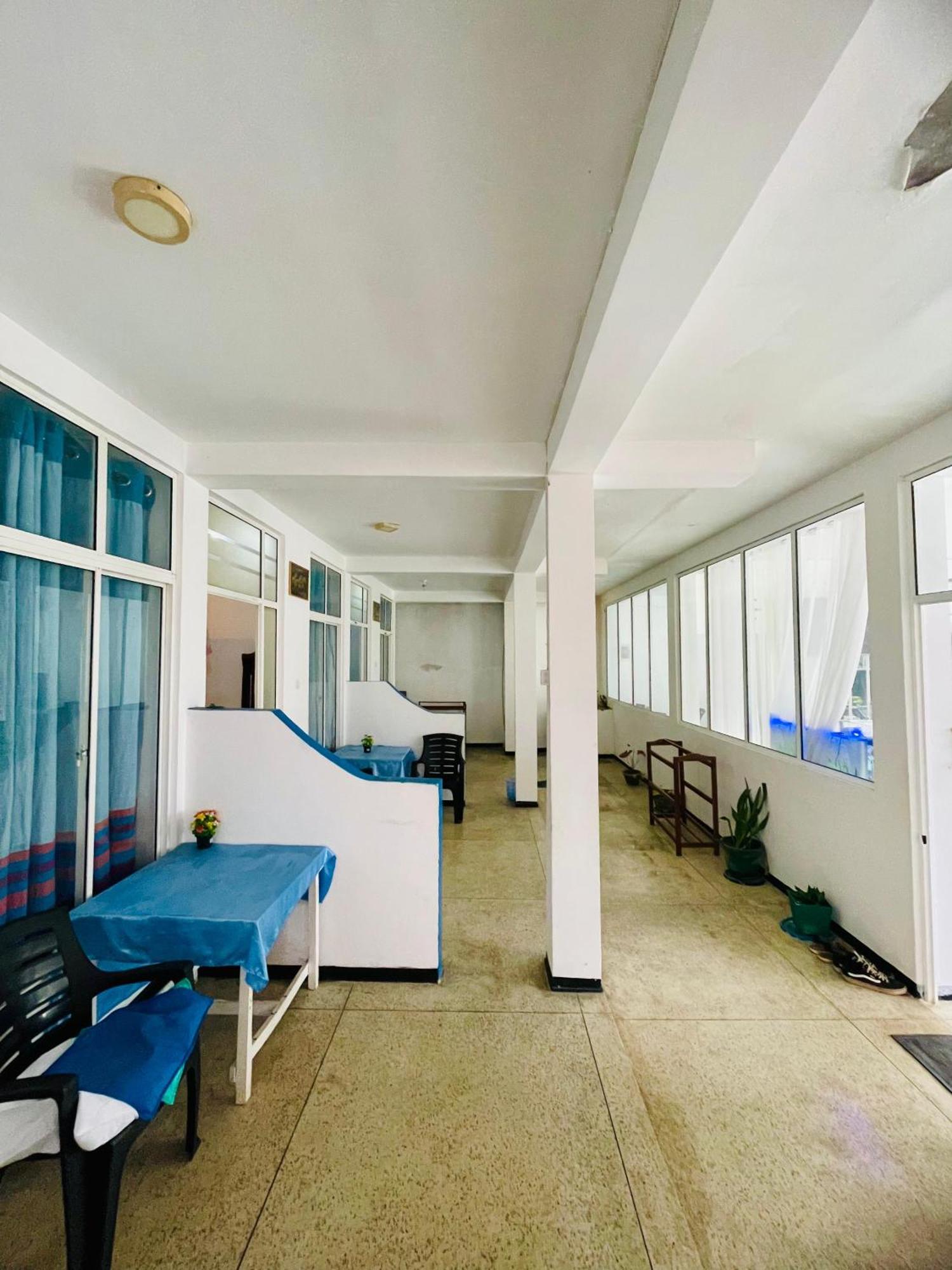 Moon Light Guest Bed & Breakfast Мириса Екстериор снимка