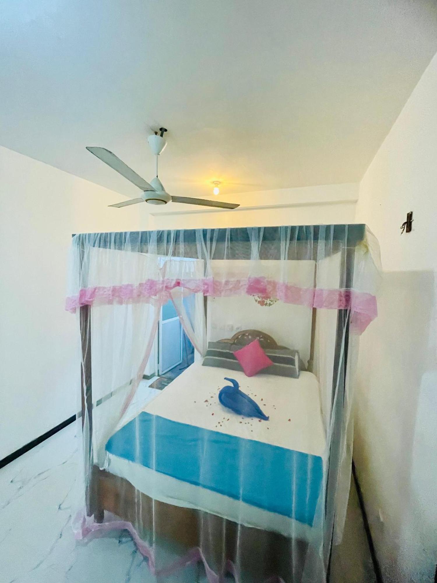 Moon Light Guest Bed & Breakfast Мириса Екстериор снимка