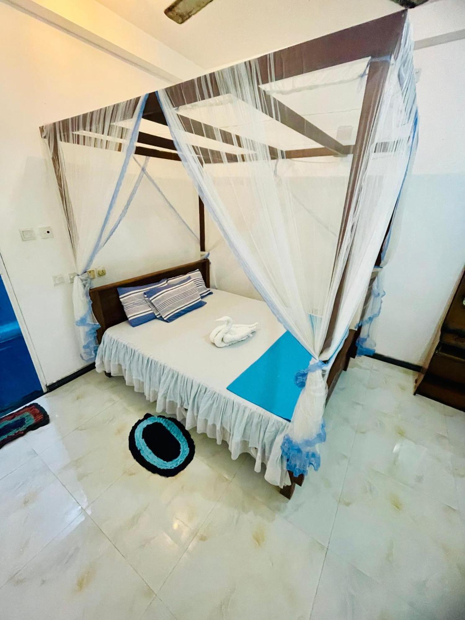 Moon Light Guest Bed & Breakfast Мириса Екстериор снимка