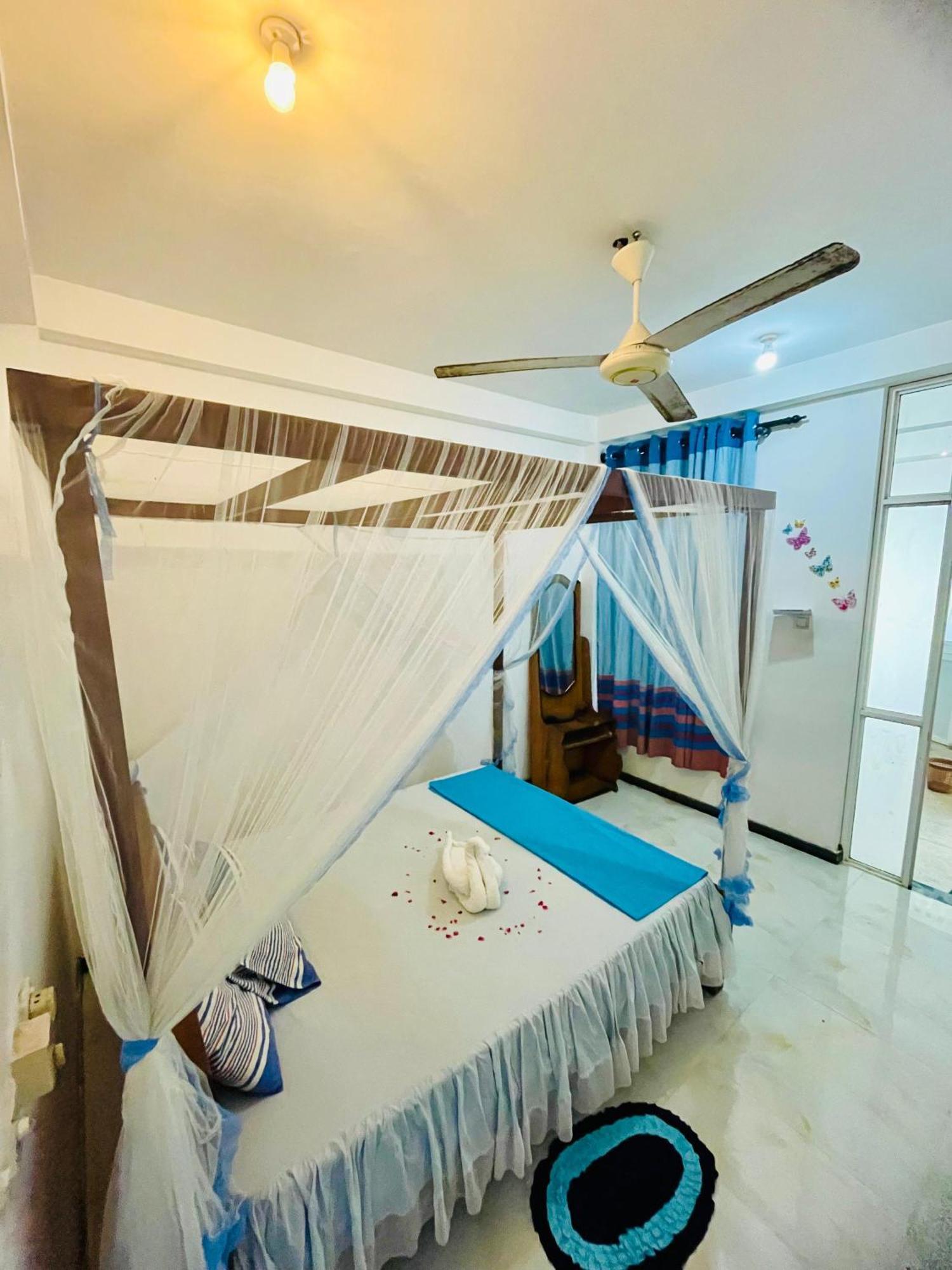 Moon Light Guest Bed & Breakfast Мириса Екстериор снимка