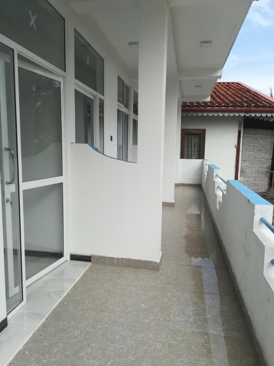 Moon Light Guest Bed & Breakfast Мириса Екстериор снимка
