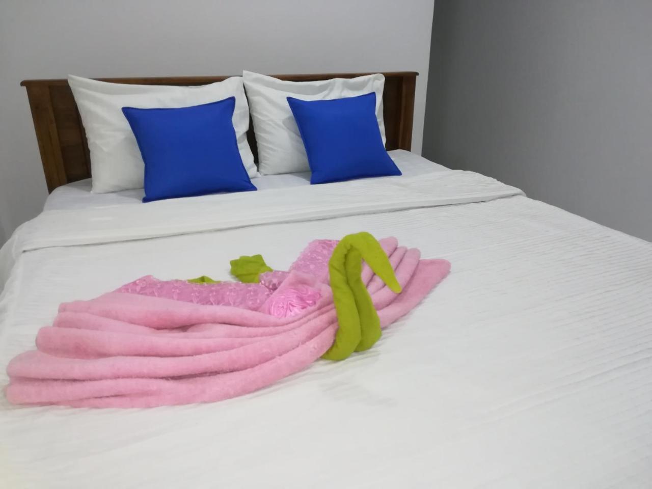 Moon Light Guest Bed & Breakfast Мириса Екстериор снимка