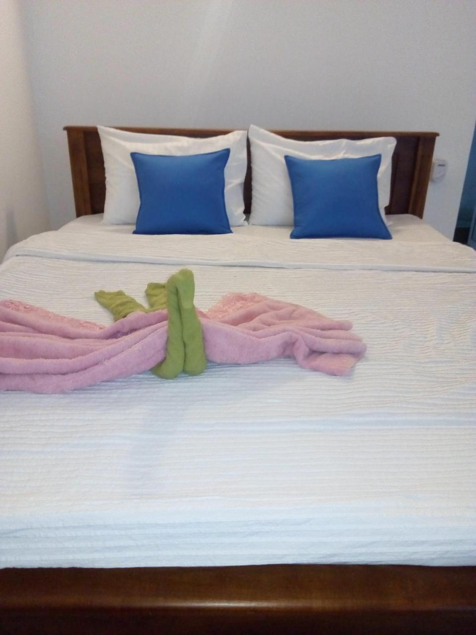 Moon Light Guest Bed & Breakfast Мириса Екстериор снимка